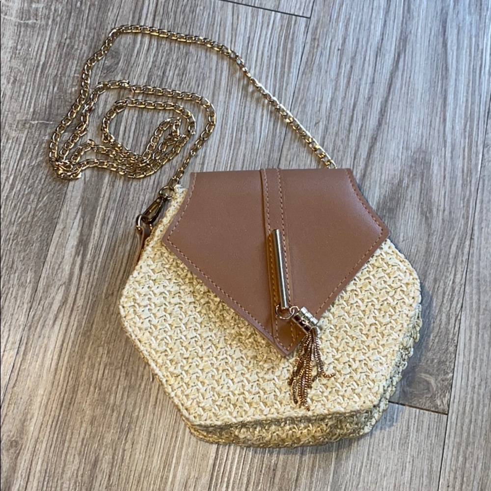 Super cute woven purse